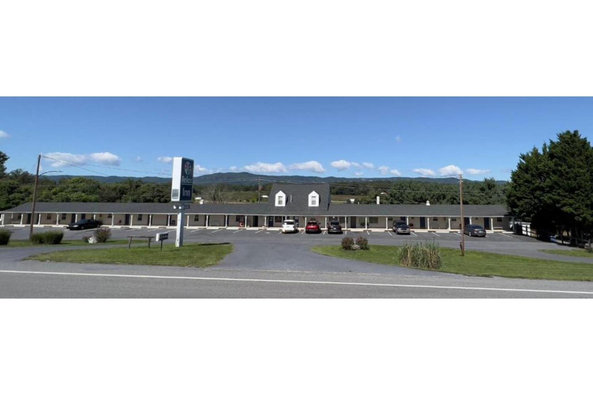 Relax Inn By Oyo Natural Bridge I-81 Экстерьер фото